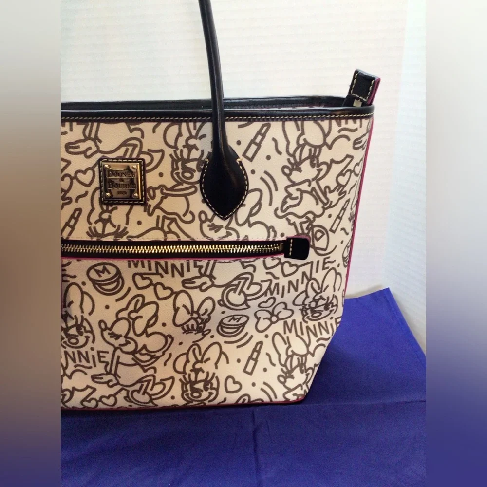 Dooney & Bourke 2022 Disney Minnie Mouse black and white line art tote bag - Picture 14 of 14